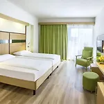 Robinson Apulia Курортный комплекс Удженто
