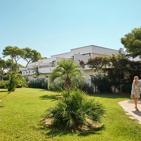 Robinson Apulia Resort 4*